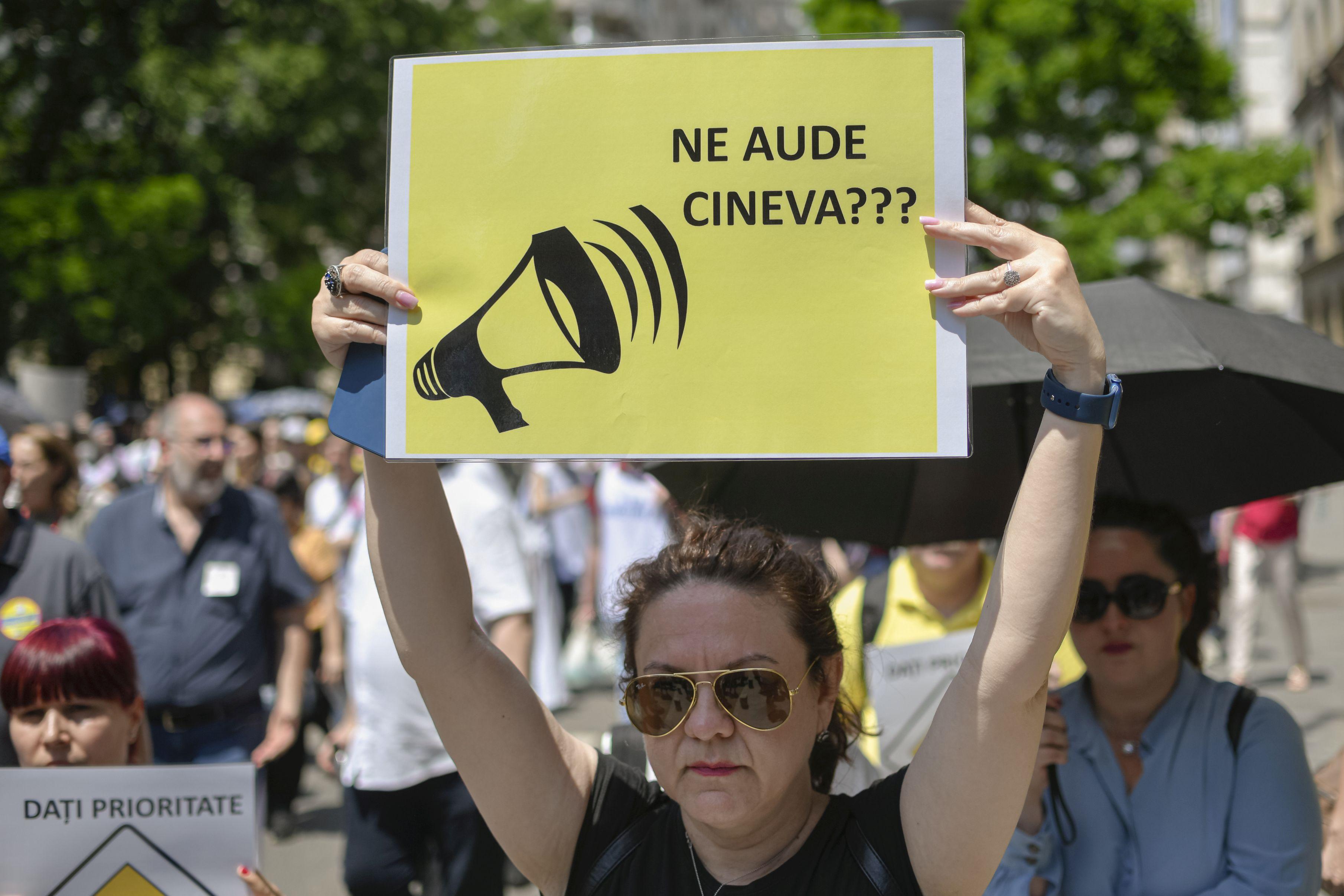 Proteste în școlile din toată ţara. Profesorii, nemulțumiţi de măsurile fiscale propuse de autorităţi