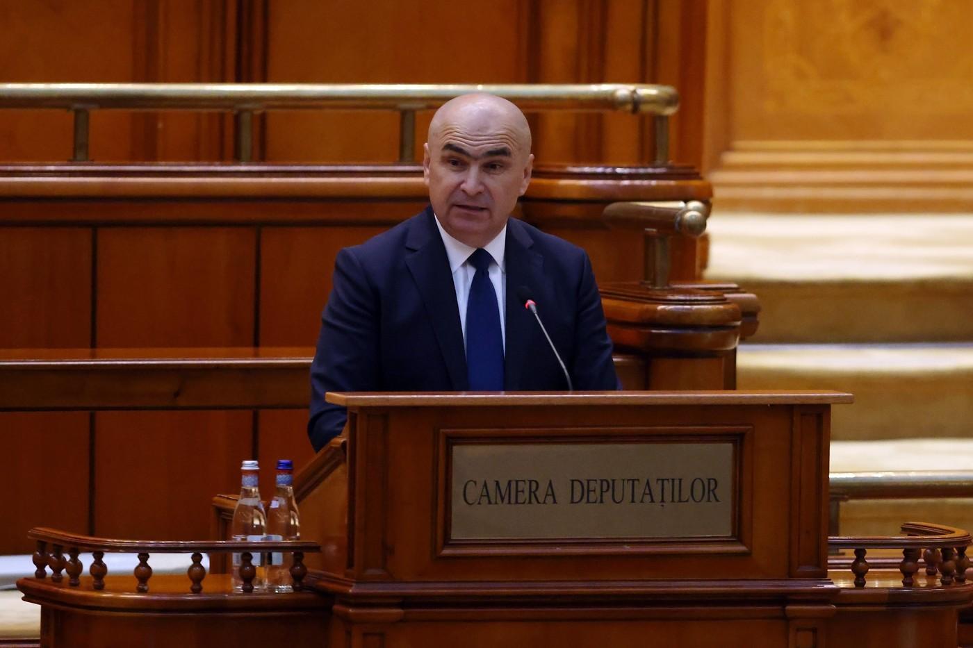 Autorizarea jocurilor de noroc va trece în atribuţia primăriilor. Bolojan: "Comunităţile locale vor decide"