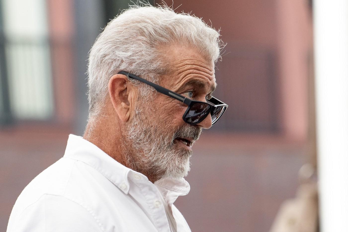 Imagini virale cu Mel Gibson în Italia: "Sunt Frank Sinatra, am venit pentru mozzarella"