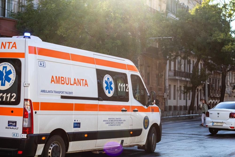 La un pas de moarte pentru un selfie. Doi adolescenți din Neamţ s-au electrocutat pe un vagon de marfă