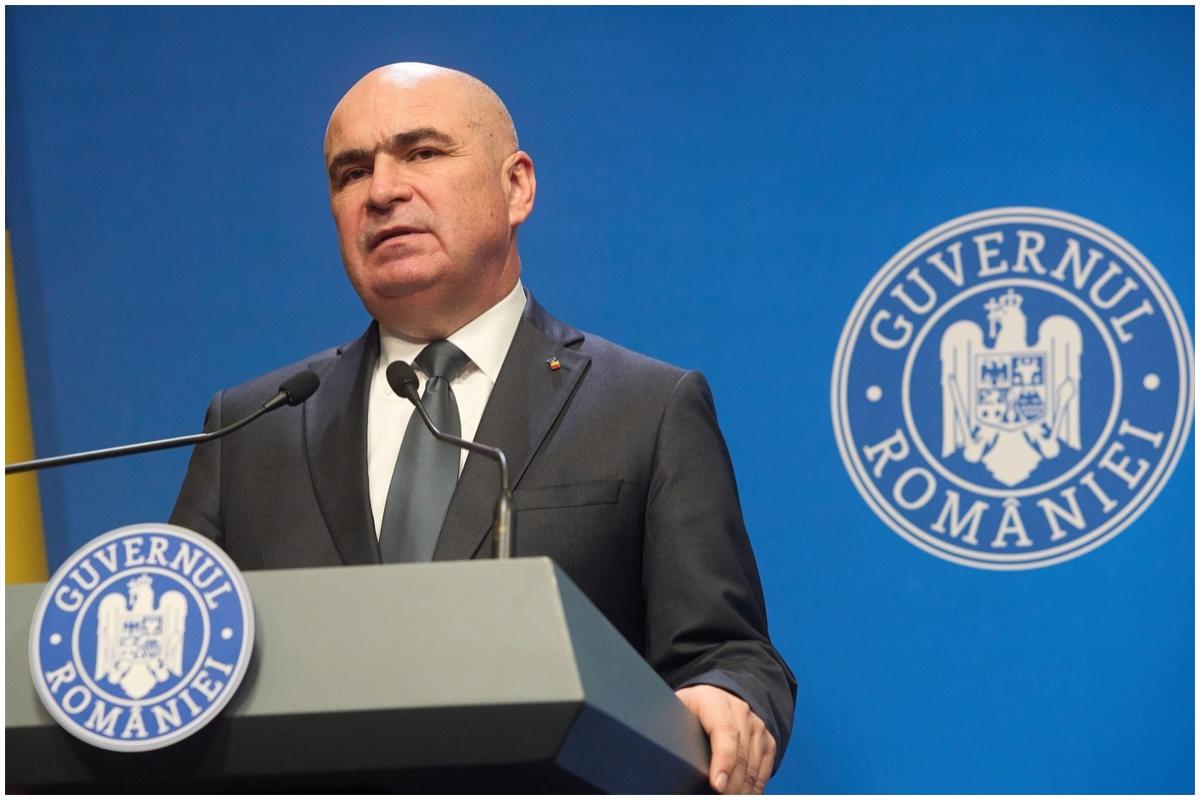 Bolojan anunță reduceri de personal: E inevitabil. 10.000 de români au și pensie și salariu de la stat