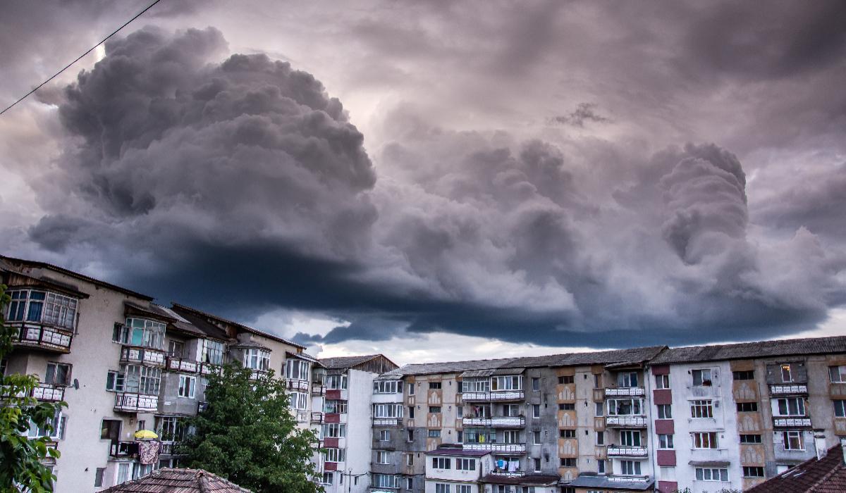 Alertă de vreme rea în 3 judeţe. ANM a emis un Cod portocaliu de furtuni