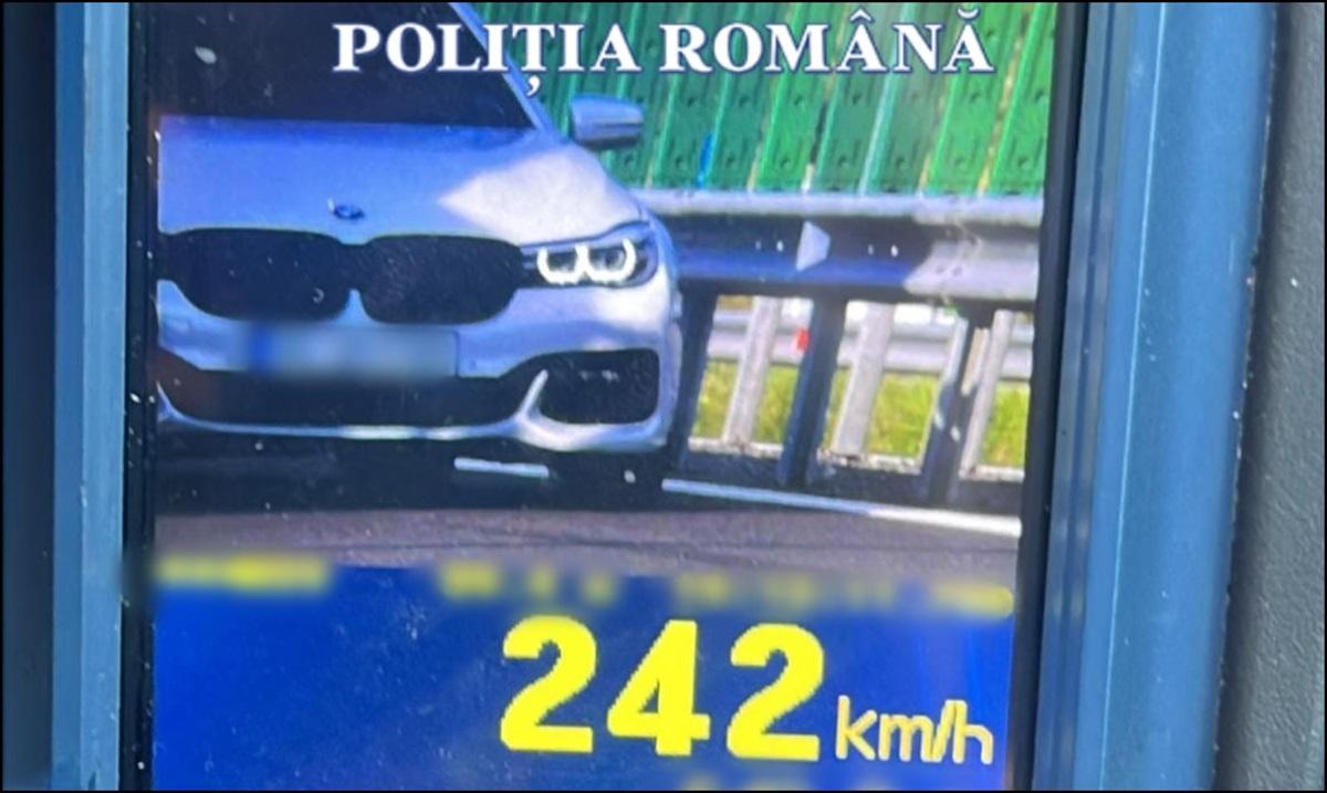 Tânăr de 26 de ani, prins cu 242 km/h pe Drumul Expres 12. Ce pedeapsă a primit