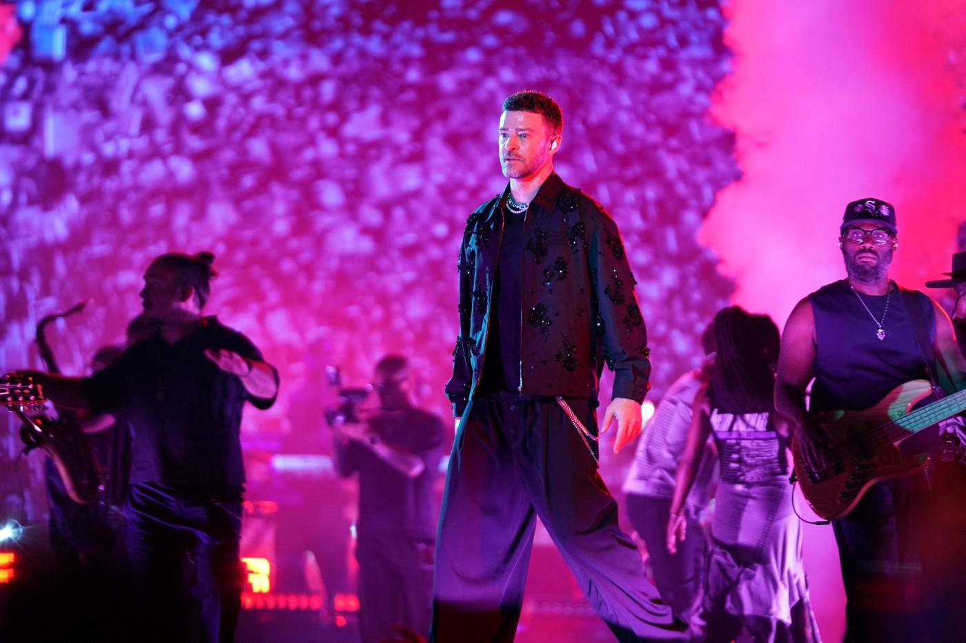 Justin Timberlake a dezvăluit că suferă de boala Lyme. A ţinut concertele cu dureri, stări de rău şi oboseală