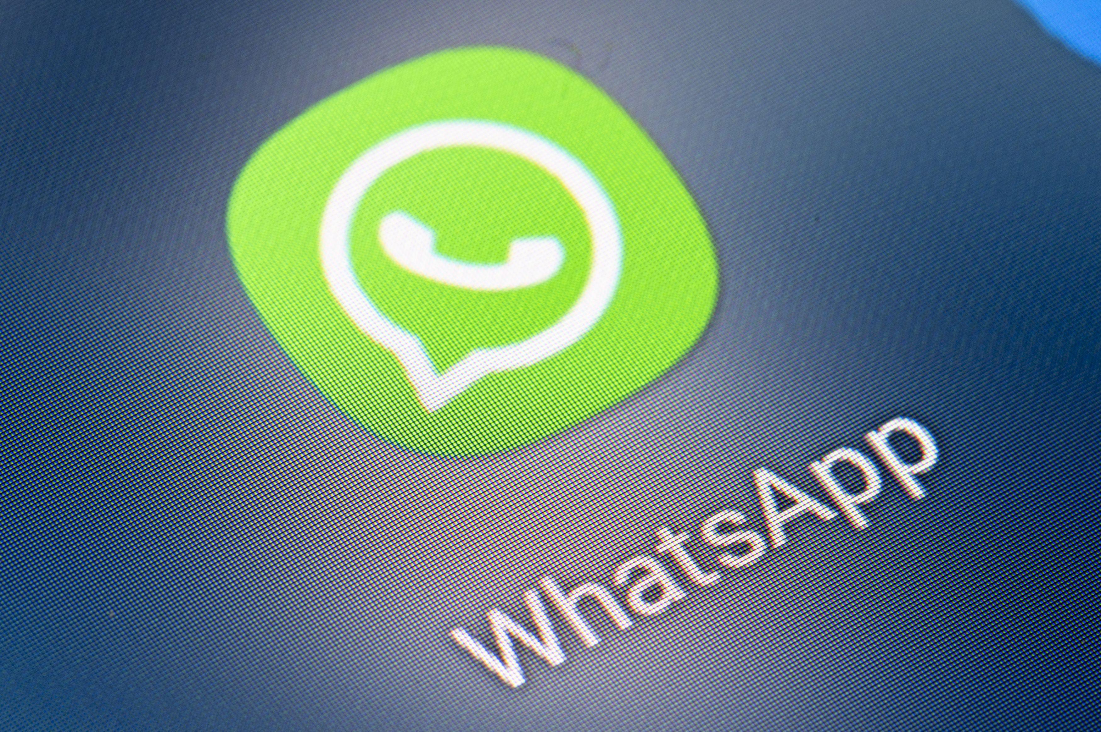 Rusia obligă producătorii de telefoane să preinstaleze o aplicație rivală WhatsApp, susținută de stat
