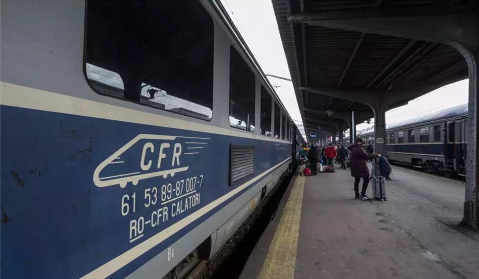 CFR Infrastructură n-ar mai vrea să lase CFR Călători pe liniile sale. Ce trenuri ar putea să dispară