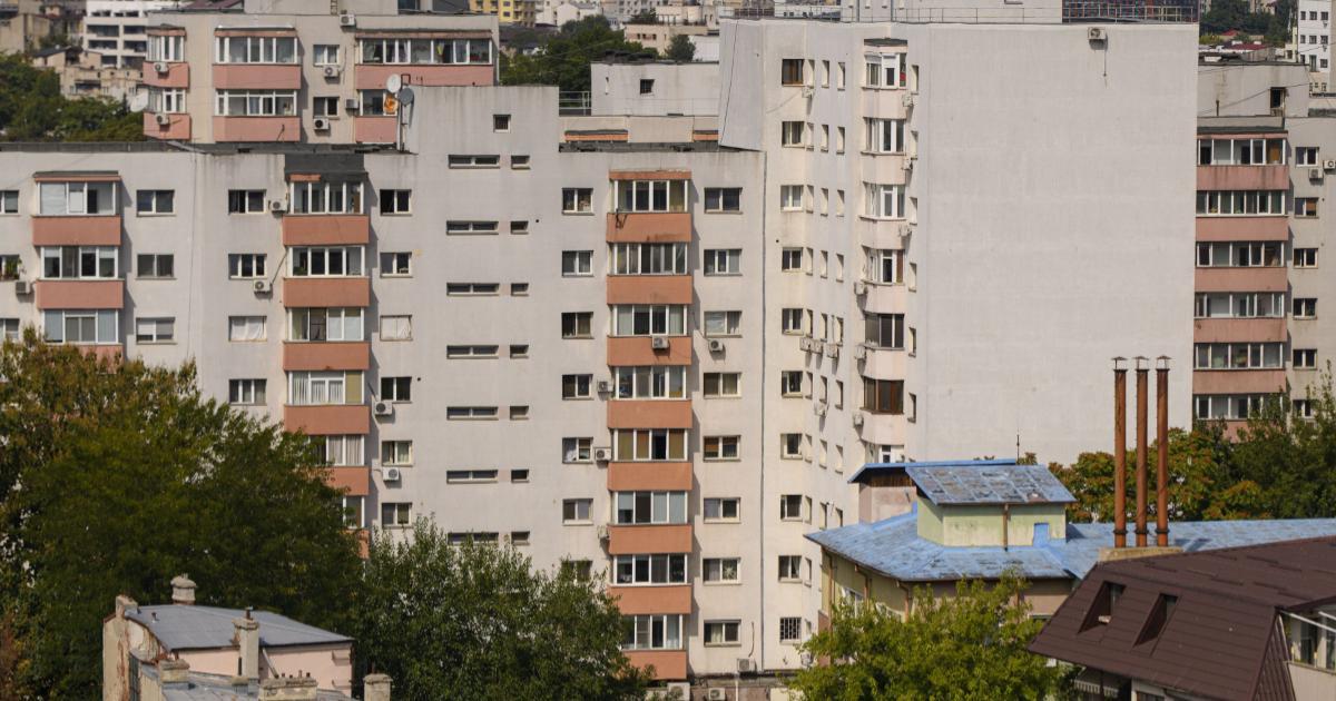 Impozitul pe locuinţe va crește cu 80% din 2026. Cât va plăti proprietarul unui apartament de 100 mp