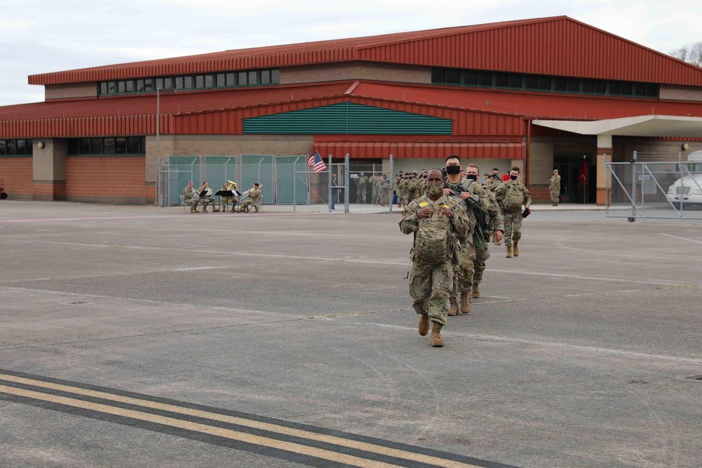 Atac armat la o bază militară din SUA. Autoritățile americane anunță că sunt mai multe victime