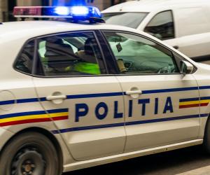 Cântăreaţă de muzică populară şi soţul ei, prinşi la furat într-un hypermarket din Târgu Jiu