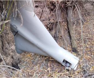Dronă militară descoperită de o femeie în Tulcea când se plimba. Nu este clar când s-a prăbuşit. Anunţul MApN