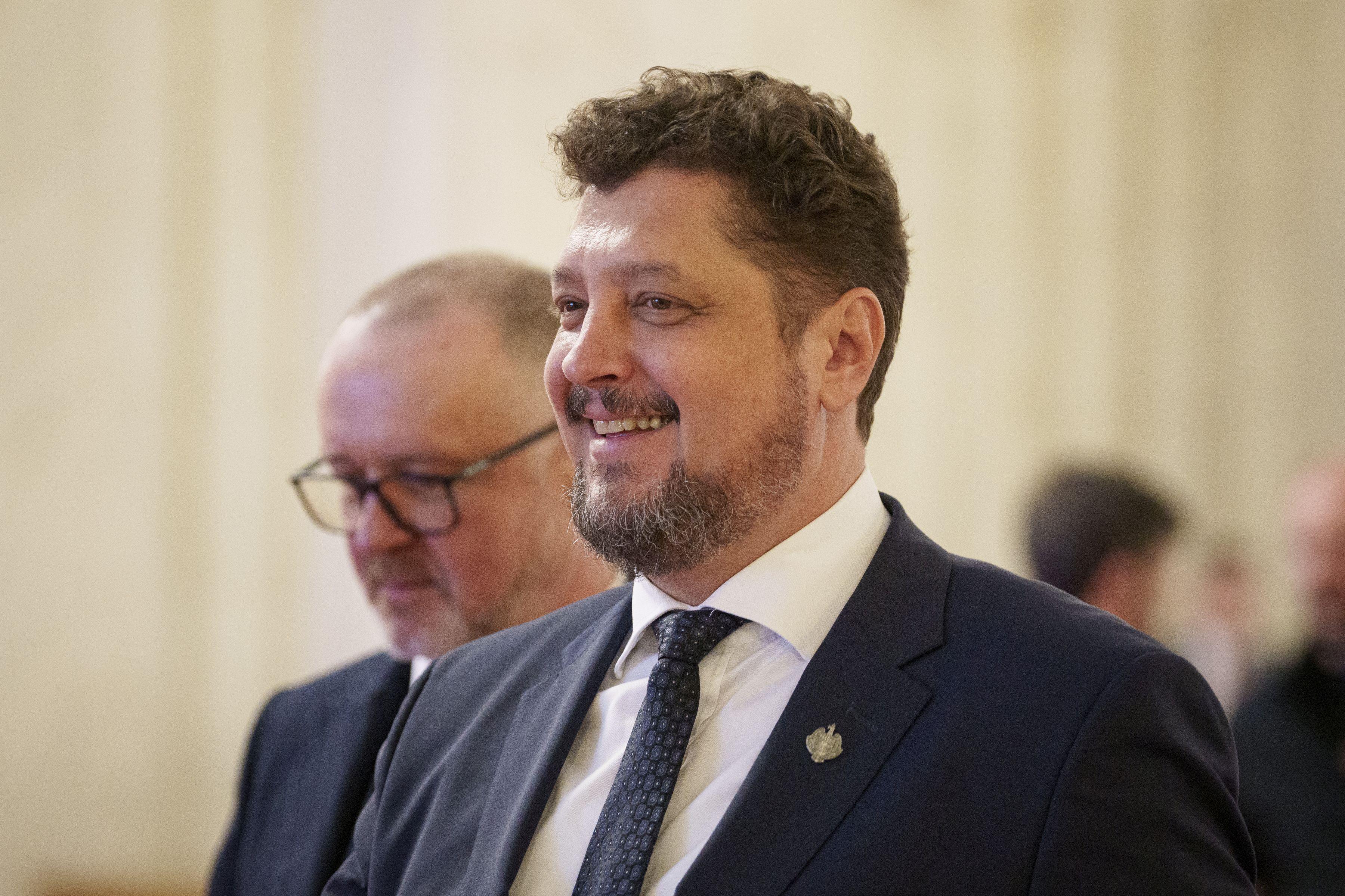 Protest faţă de "Legea Vexler", joi, organizat de Târziu și susținut de Simion. Anunţul Jandarmeriei