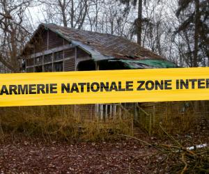 Imagini cutremurătoare în Franța: O mamă și copiii ei, găsiți morți de foame în casă. Trăiau rupți de lume