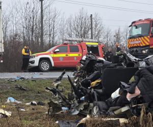 Supravieţuitor al accidentului din Timiş: S-a activat "lane assistance", iar şoferul a pierdut controlul