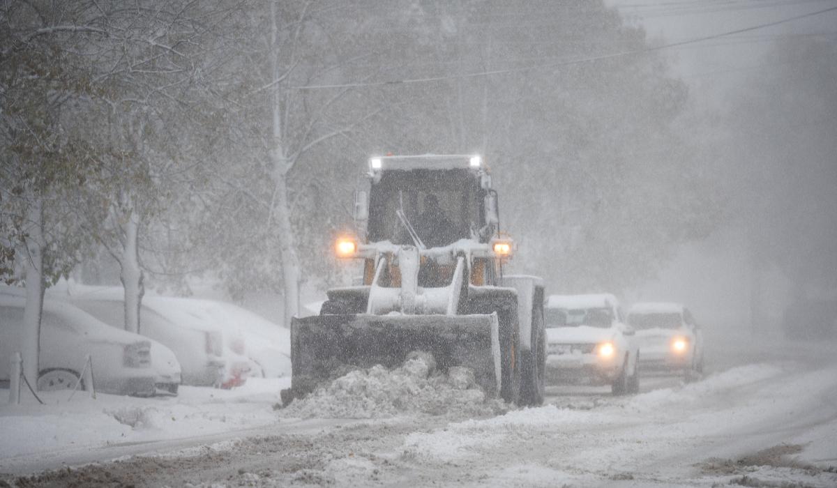 Alertă meteo: Cod portocaliu de ninsori şi viscol în 4 judeţe. Cum va fi vremea în Capitală