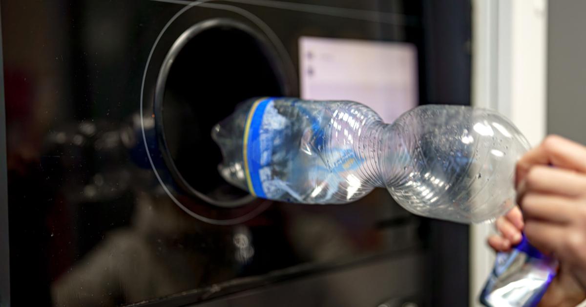 Poza pentru articolul A adunat sticle din gunoi pentru 58 de euro. Statul l-a pedepsit şi i-a tăiat din ajutorul social