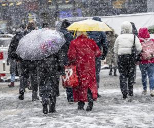 România, sub un ciclon mediteranean și un val de aer arctic: ninsori abundente și ger. Minime și de -18 grade