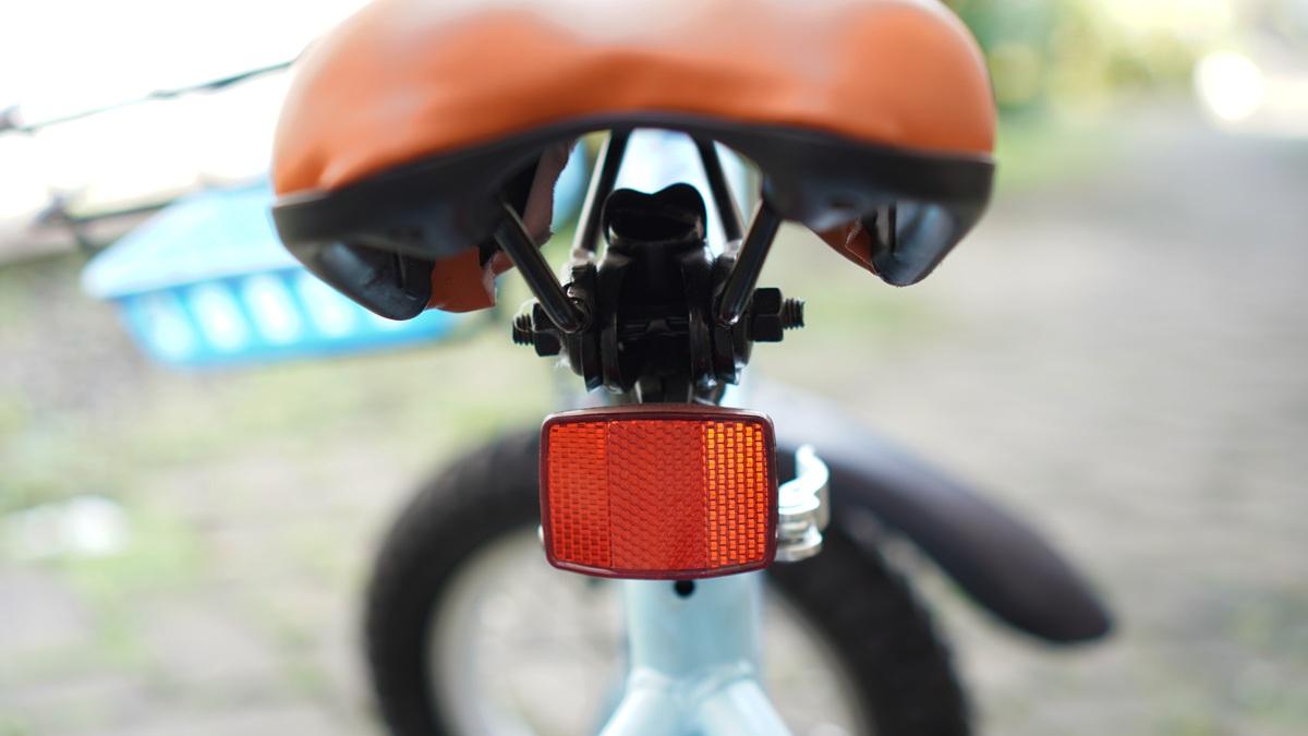 Un copil de 11 ani a murit după ce a căzut cu bicicleta, în Alba