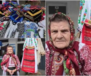 La 87 de ani, coase ii şi le vinde la piaţă. Povestea unei gorjence cu o pensie mică, dar cu o mare pasiune