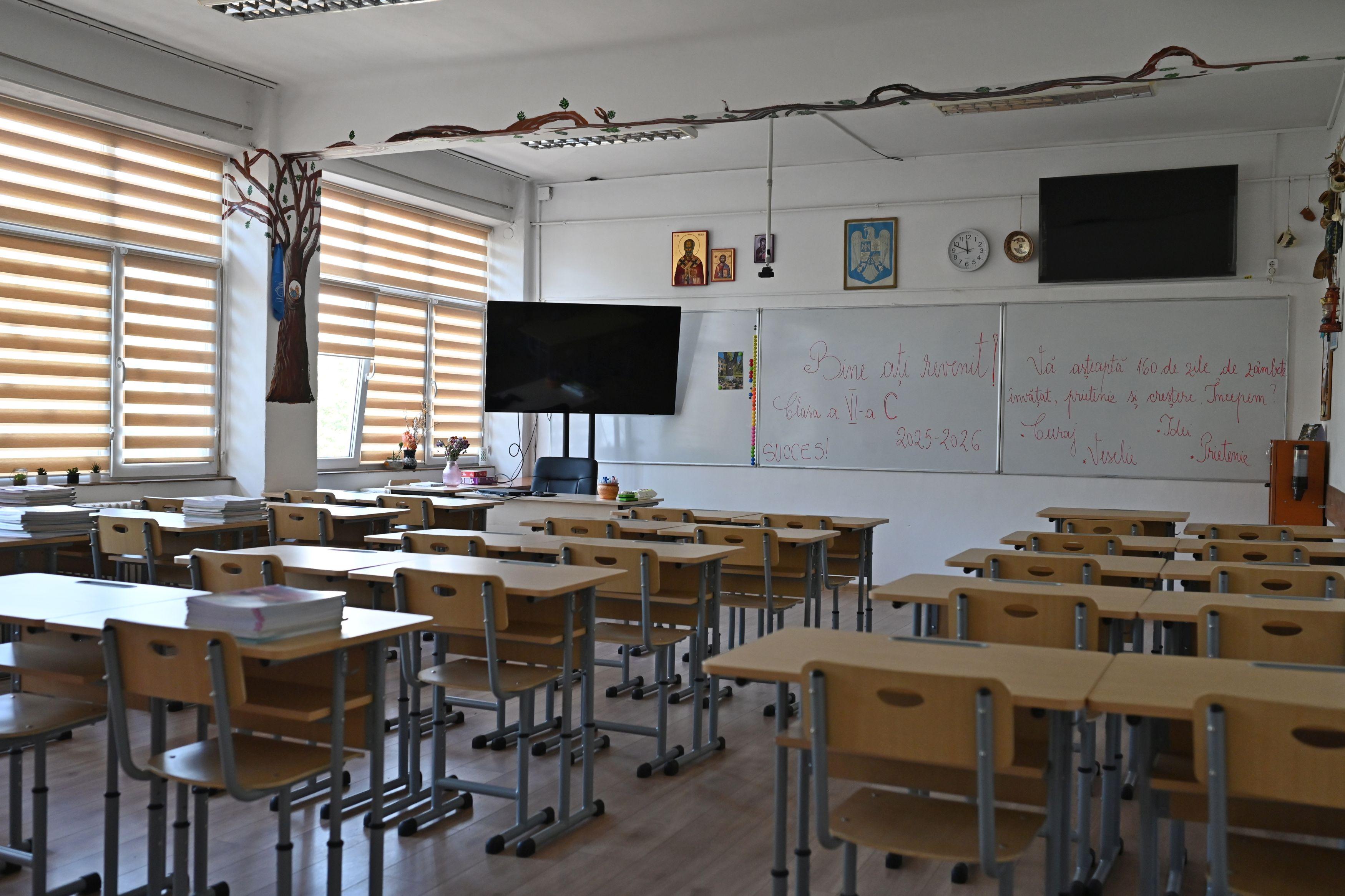 Weekend prelungit pentru elevi: nu vor merge la cursuri luni, 5 octombrie, de Ziua Mondială a Educaţiei
