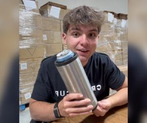 Afacerea cu care un tânăr de 19 ani a dat lovitura. Câştigă 100.000 dolari pe lună: