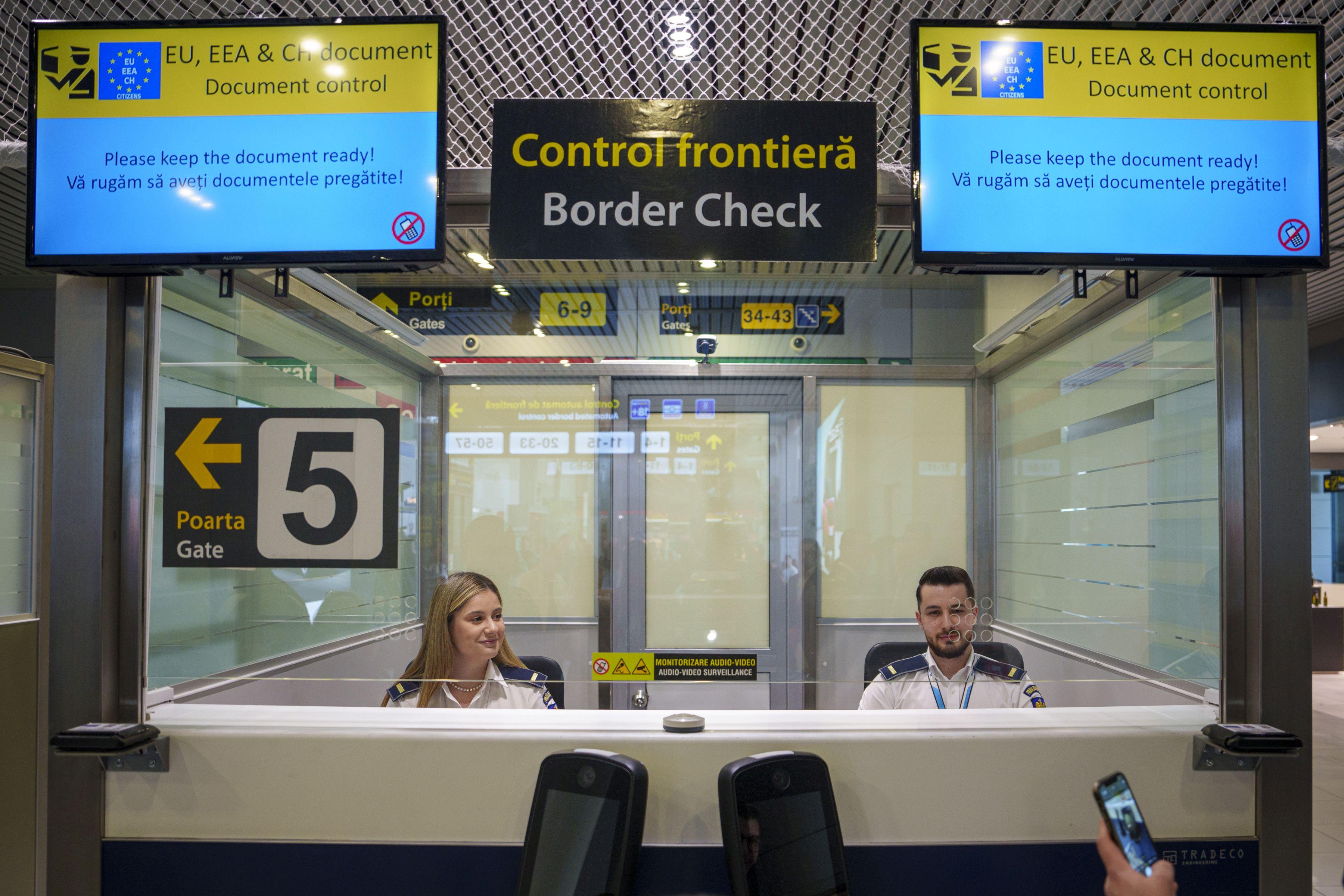 Anchetă la Otopeni, după dispariția a 700.000 de euro dintr-un depozit în care nu există camere video