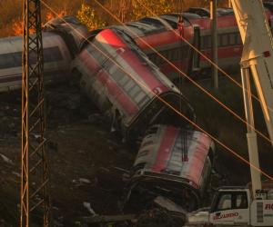 Mărturia românului care a văzut de aproape tragedia feroviară din Spania. A tăiat garduri că să ajute răniţii