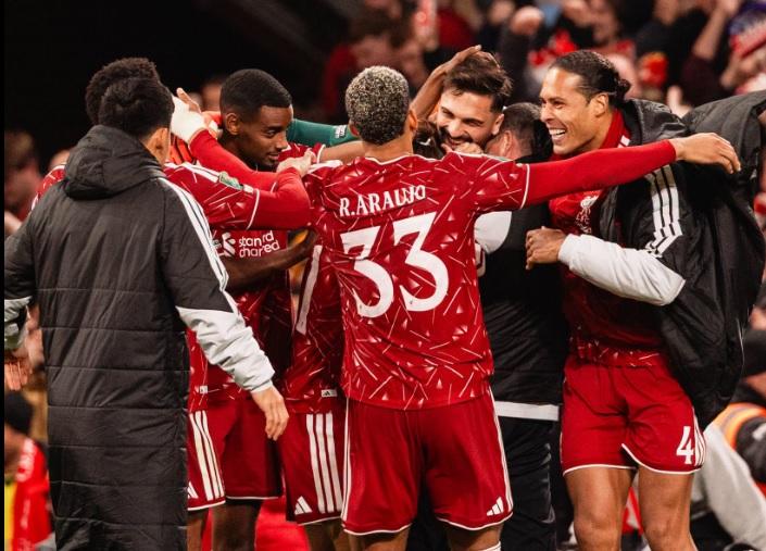 Liverpool a eliminat-o pe Chelsea la penalty-uri, scor 6-5, și s-a calificat în sferturile de finală