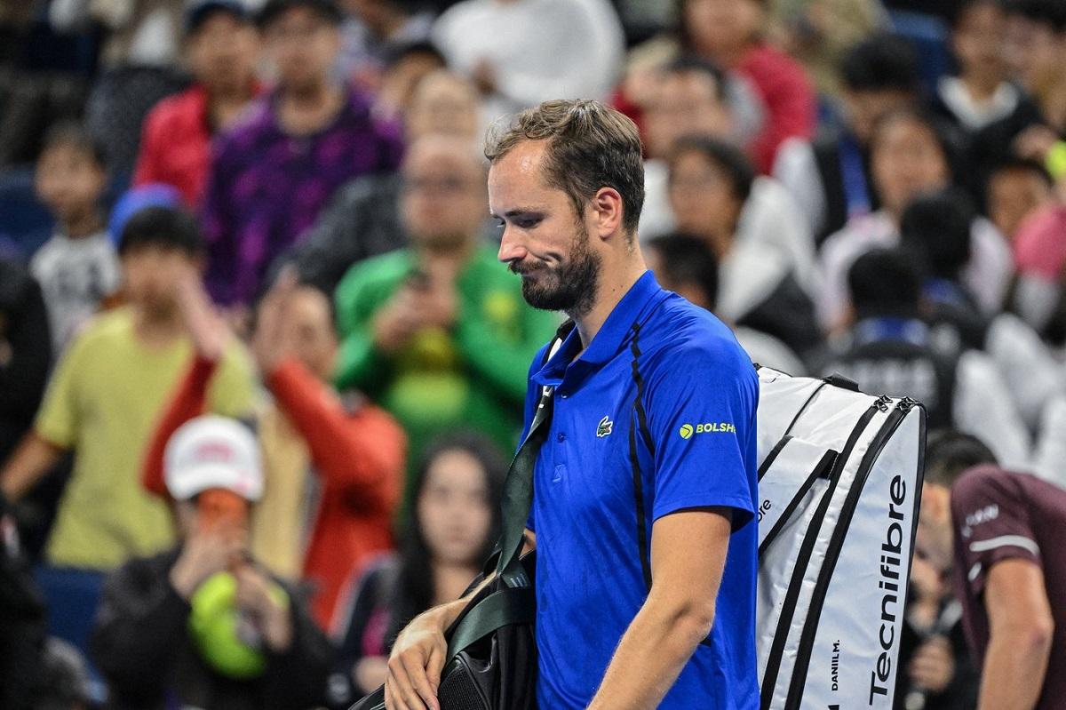 Reacţia lui Daniil Medvedev, după ce a fost descalificat de la Beijing: "A fost un accident nefericit"