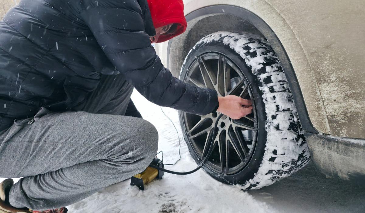 Ce amendă iei dacă circuli cu anvelope de vară pe zăpadă