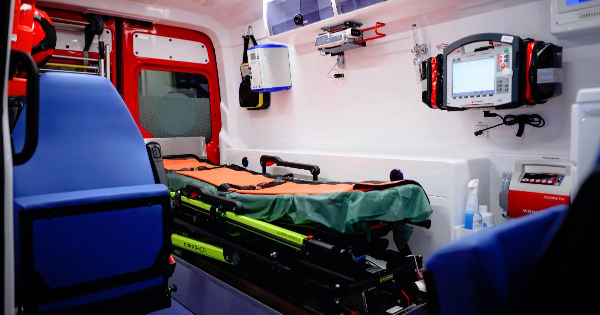 Poza pentru articolul Adolescentă de 16 ani, găsită inconștientă lângă fire de înaltă tensiune căzute pe o stradă din Sectorul 6