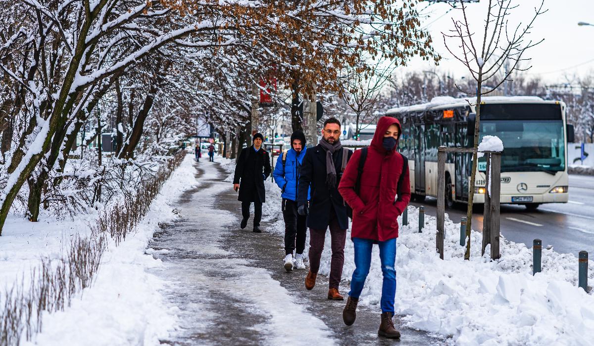 Cod galben de ninsori şi viscol, cu strat de zăpadă de 20 cm, inclusiv în Capitală. Când intră în vigoare