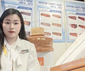 A lăsat catedra și acum vinde sicrie. O profesoară din China a descoperit cheia succesului: Oamenii mor zilnic