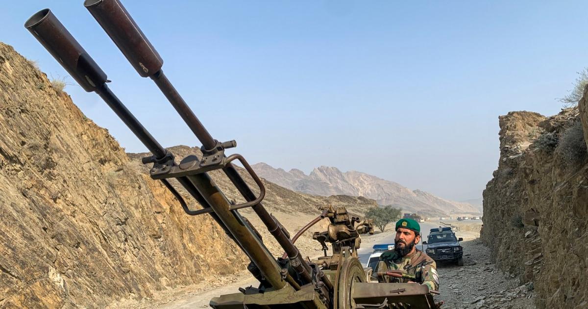 Poza pentru articolul Pakistan atacă Afganistan. Un avion de luptă pakistanez a fost doborât, pilotul a fost capturat