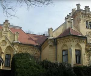 Castel abandonat din Bihor, scos la vânzare pentru un milion de euro. Poartă cu el un blestem