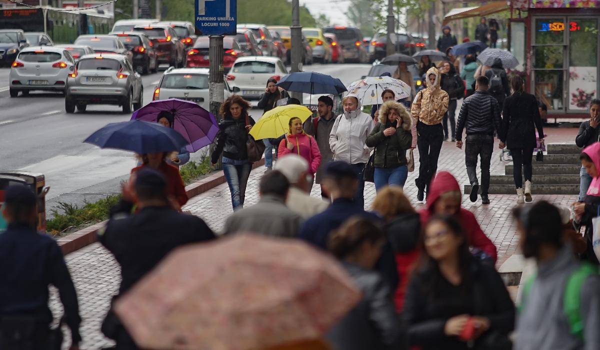 Cod galben de vânt, ploi și ninsori în 11 județe până vineri. Cum va fi vremea în Capitală