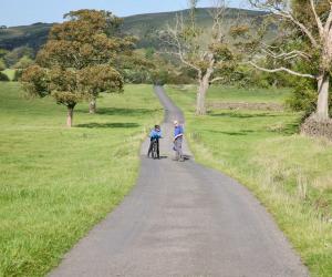Satul cu o singură stradă, care a devenit atracţie turistică datorită unui restaurant