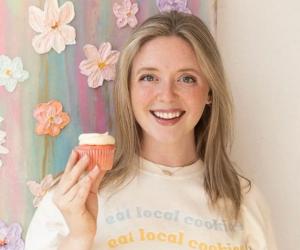 La 30 de ani a demisionat de la job şi s-a apucat de făcut prăjituri. Acum are o afacere de 7 cifre anual