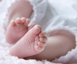 "Mi-au omorât copilul!" Un bebeluș din Iași a murit la 2 zile, după ce medicii l-au trimis acasă cu febră