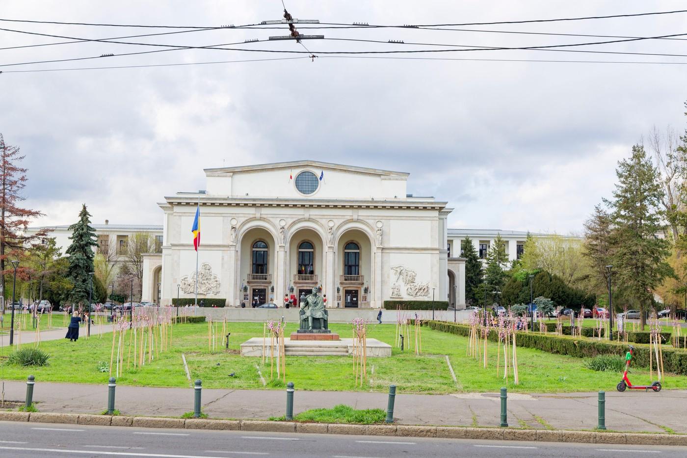 Vremea de mâine 15 martie. Va fi în continuare cald în cea mai mare parte a ţării. Maxime şi de 17 grade