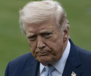 Război în Iran. SUA dau undă verde petrolului iranian pentru a calma prețurile. Trump: "Nu noi folosim Ormuz"