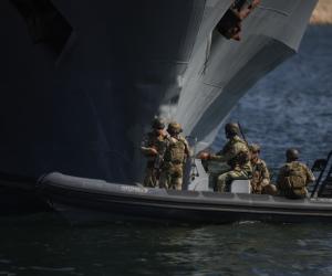 România ar putea trimite militari pentru deminarea Strâmtorii Ormuz. Anunţul făcut de ministrul Apărării