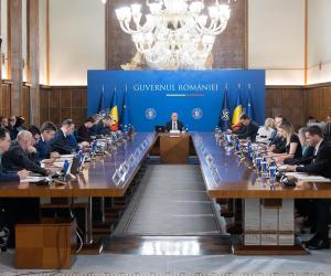 OUG pe carburanţi, adoptată de Guvern joi. Cum va funcţiona mecanismul flexibil de scădere a accizei