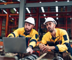 O companie franceză angajează masiv pe salarii de la 2.300€. Unele posturi nu cer diplomă