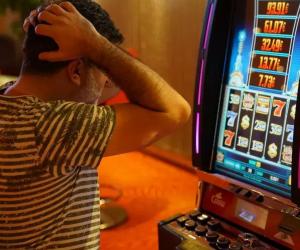 Un oraş mare din România renunţă complet la păcănele. Primar: "Un pas uriaș pentru comunitatea noastră"