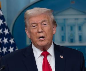 Trump anunţă instituirea unei blocade a Strâmtorii Ormuz, după eşecul negocierilor cu Iran
