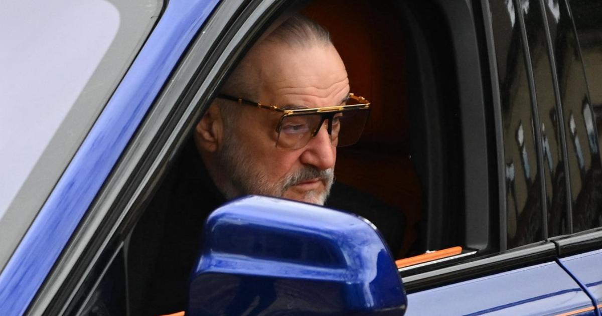 Poza pentru articolul Gigi Becali, după ce a fost prins cu 109 km/h pe Şoseaua Pipera şi a rămas fără permis: "Asta e, punem şofer!"