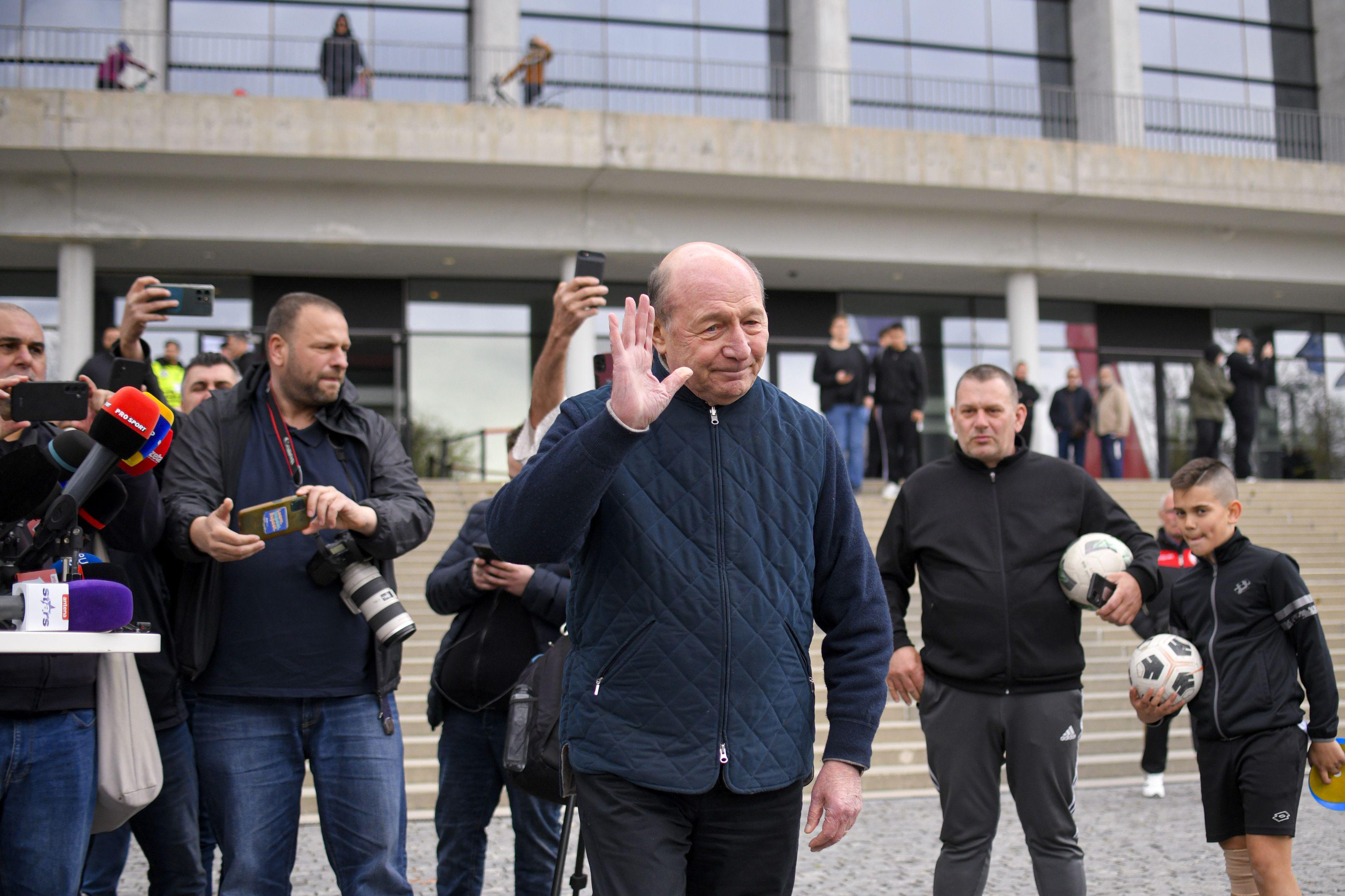 Băsescu, reacție după alegerile din Ungaria: Votul democratic, mai puternic decât armele lui Putin şi Trump