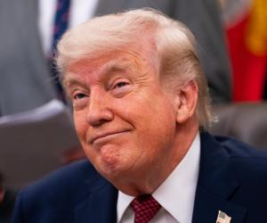 Trump: "A venit timpul ca mașinăria de ucis a Iranului să fie oprită". O delegaţie SUA merge luni în Pakistan