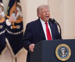 Trump a ameninţat că duce Iranul "înapoi în epoca de piatră", Teheranul promite acţiuni "şi mai distrugătoare"