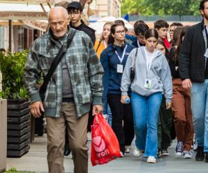 Cine sunt pensionarii care vor primi bani în plus de la Guvern. Prima tranșă intră în mai